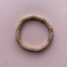 Load image into Gallery viewer, NYHED - GOLD SHIMMER BRACELET
